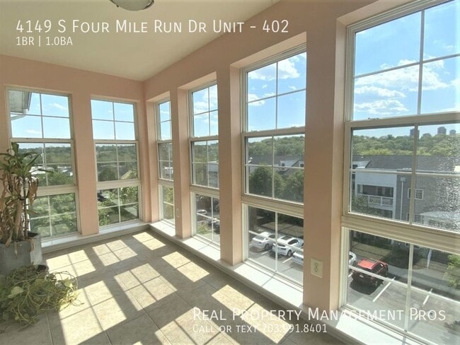 Building Photo - 4149 S Four Mile Run Dr