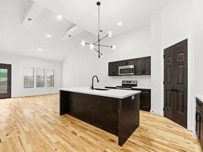 Building Photo - 309-311 N Washington St