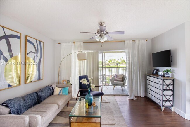 Foto del edificio - 17200 NW 64th Ave