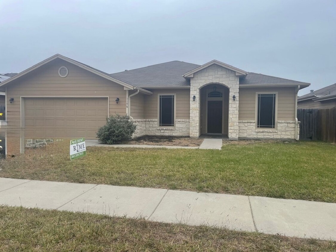 Primary Photo - Beautiful Home in the Flour Bluff School D...