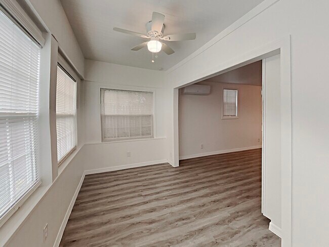 Building Photo - 630 N Halifax Ave