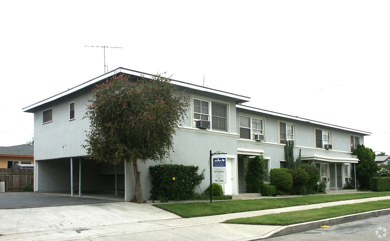 Foto del edificio - 5949 Cartwright Ave