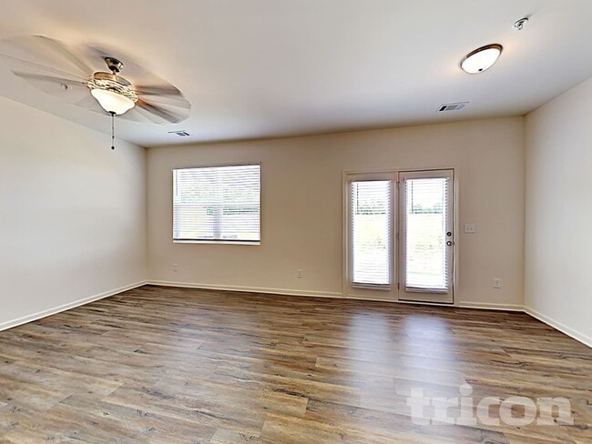 Building Photo - 11946 Fuller St