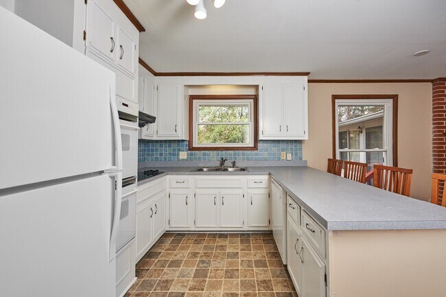 Building Photo - Coming Soon : 3+BR, 2BA house with extra f...
