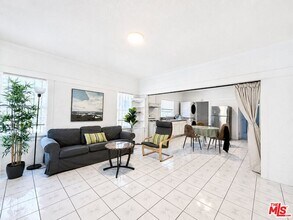 Building Photo - 1186 W 37th Dr