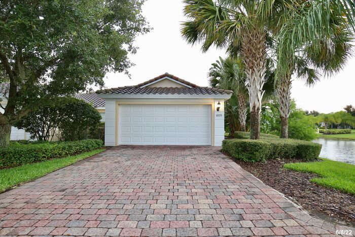 Primary Photo - Beautiful 3/2 Corner Duplex with Water Vie...