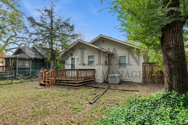 Foto del edificio - 222 S Edwards Ave