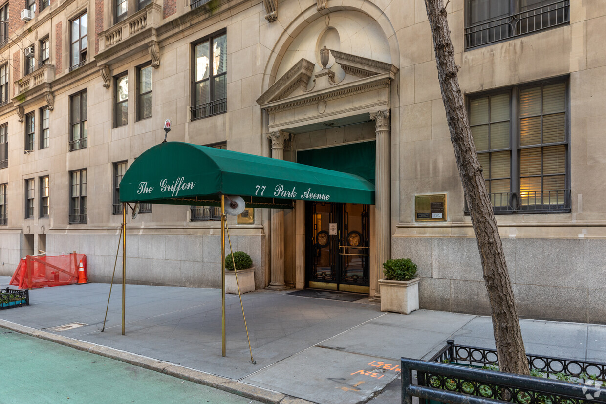 Foto del edificio - The Griffon Condominiums