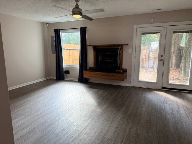 Foto del edificio - 4515 Renwood Ct