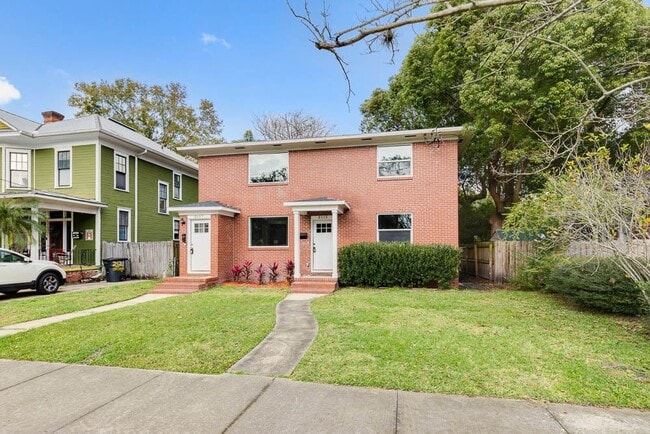 Building Photo - Charming 2-Bedroom Duplex in Riverside Jac...