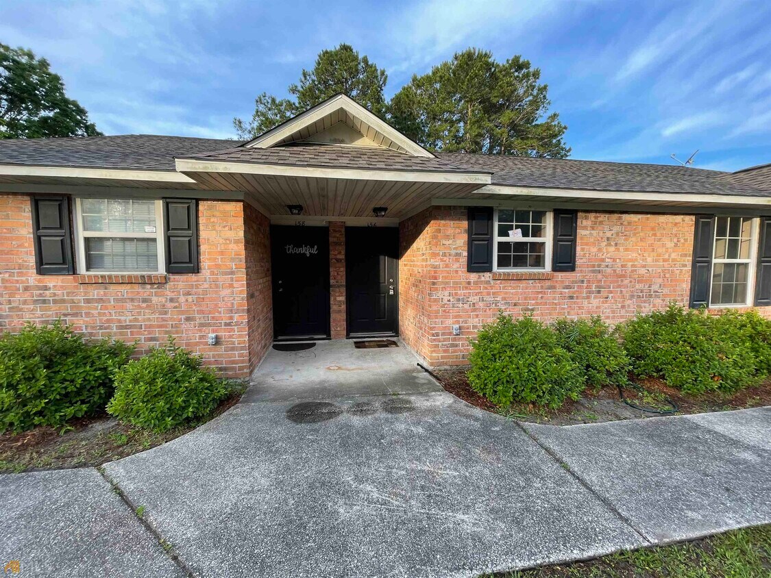 156 Douglas Dr, Saint Marys, GA 31558 Townhouse for Rent in Saint