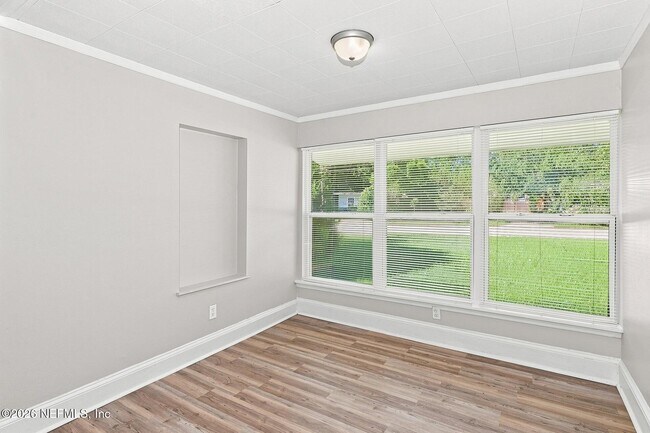 Foto del edificio - 9776 Hogan Rd
