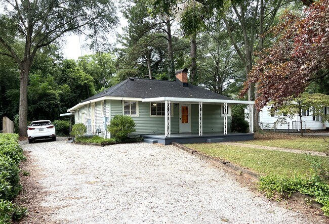 Foto del edificio - 166 Hart Ave