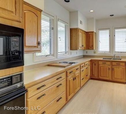 Building Photo - 3 br, 4.5 bath House - 27 Fairway Winds Place