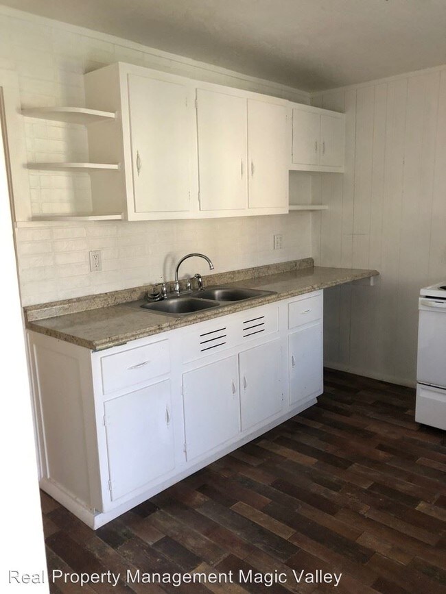 Foto del edificio - 2 br, 1 bath House - 651 1/2 2nd Ave N.