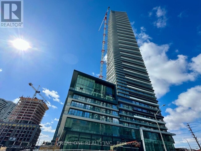 Photo du bâtiment - 448 Burnhamthorpe Rd W