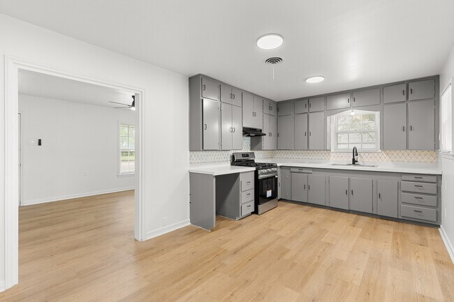 Foto del edificio - 3004 Reuter Ave