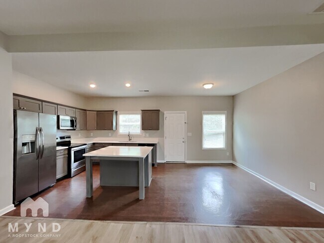 Foto del edificio - 173 Waters Edge Pkwy