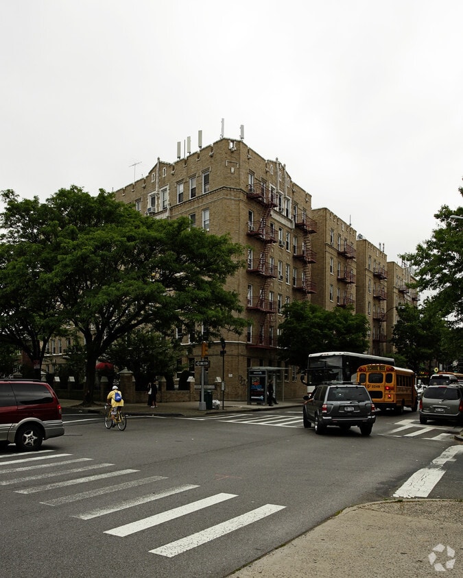 Building Photo - 1755 Ocean Pky