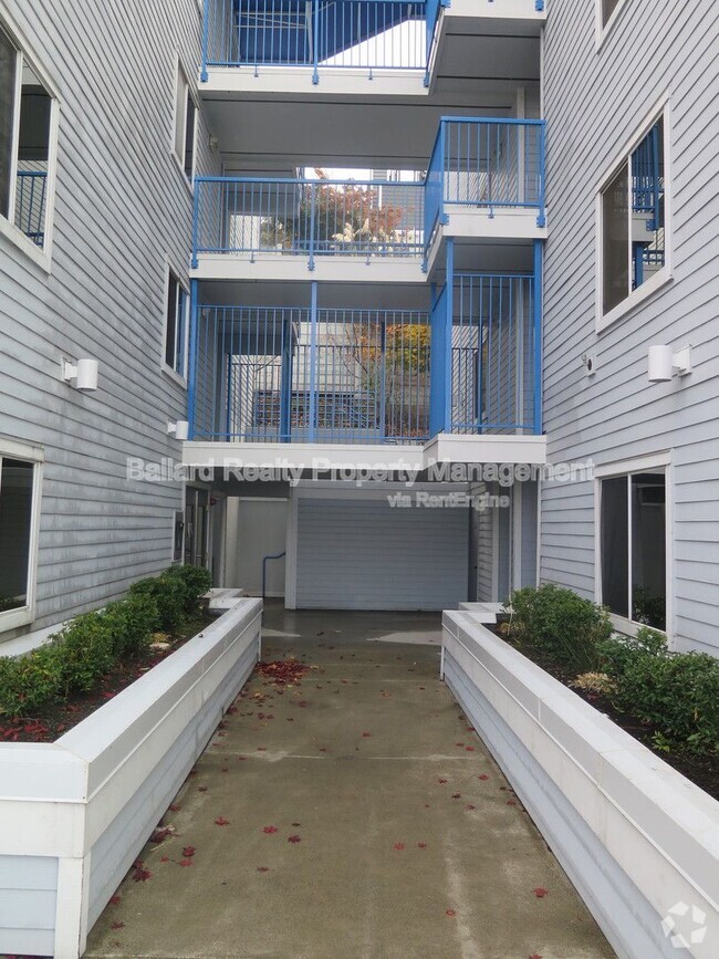 Building Photo - 2244 13th Ave W