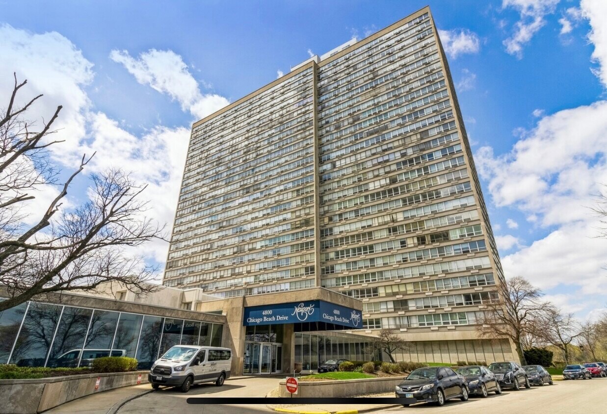 Primary Photo - 4800 S Chicago Beach Dr