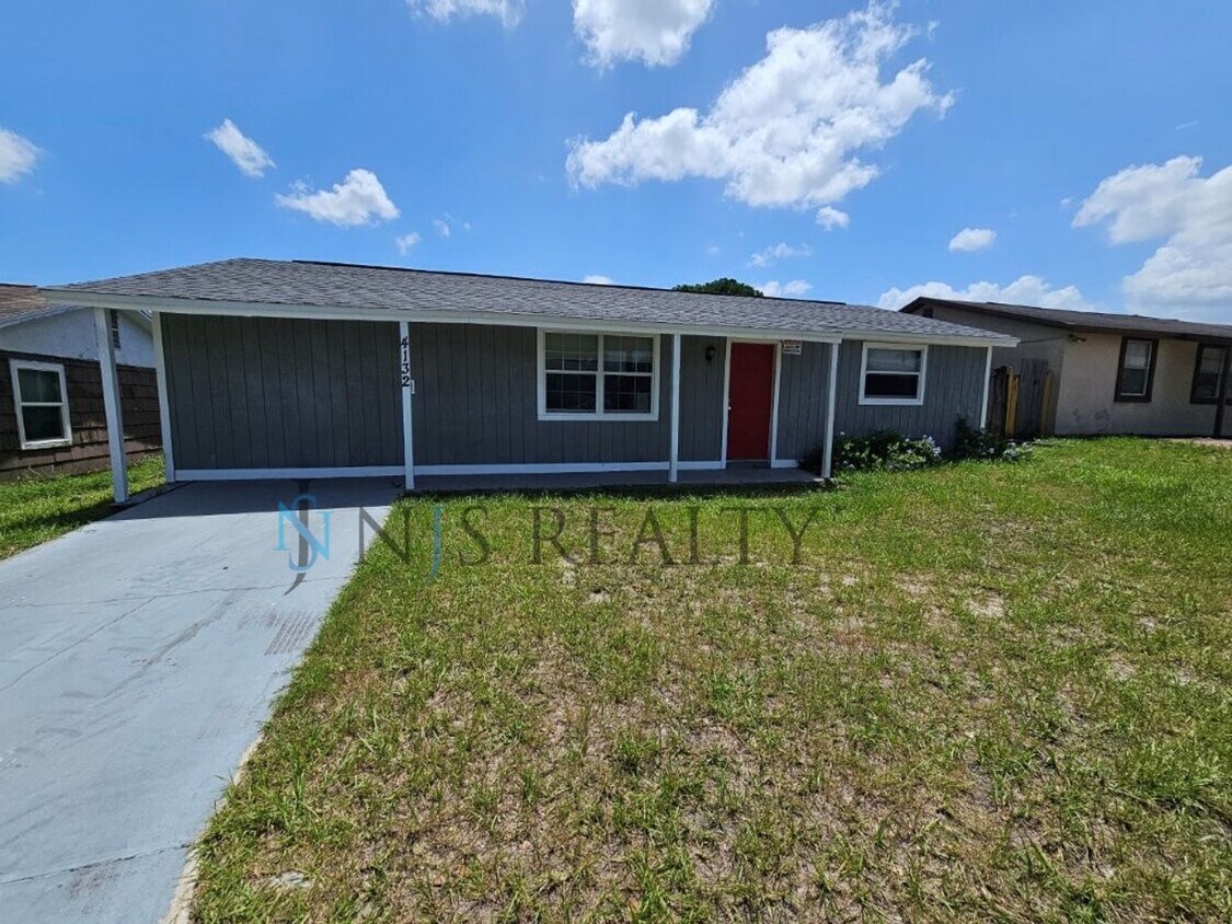 Primary Photo - Gorgeous 3/1 1080sf with UPDATED kitchen, ...