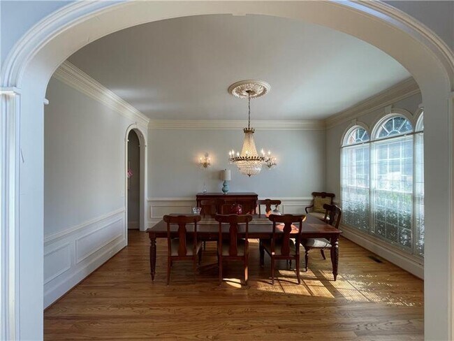 Foto del edificio - 882 Hallbrook Ln