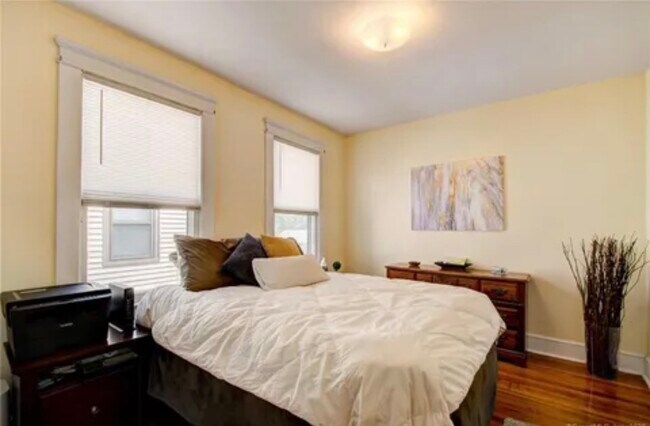 Foto del edificio - 32 Turner Ave