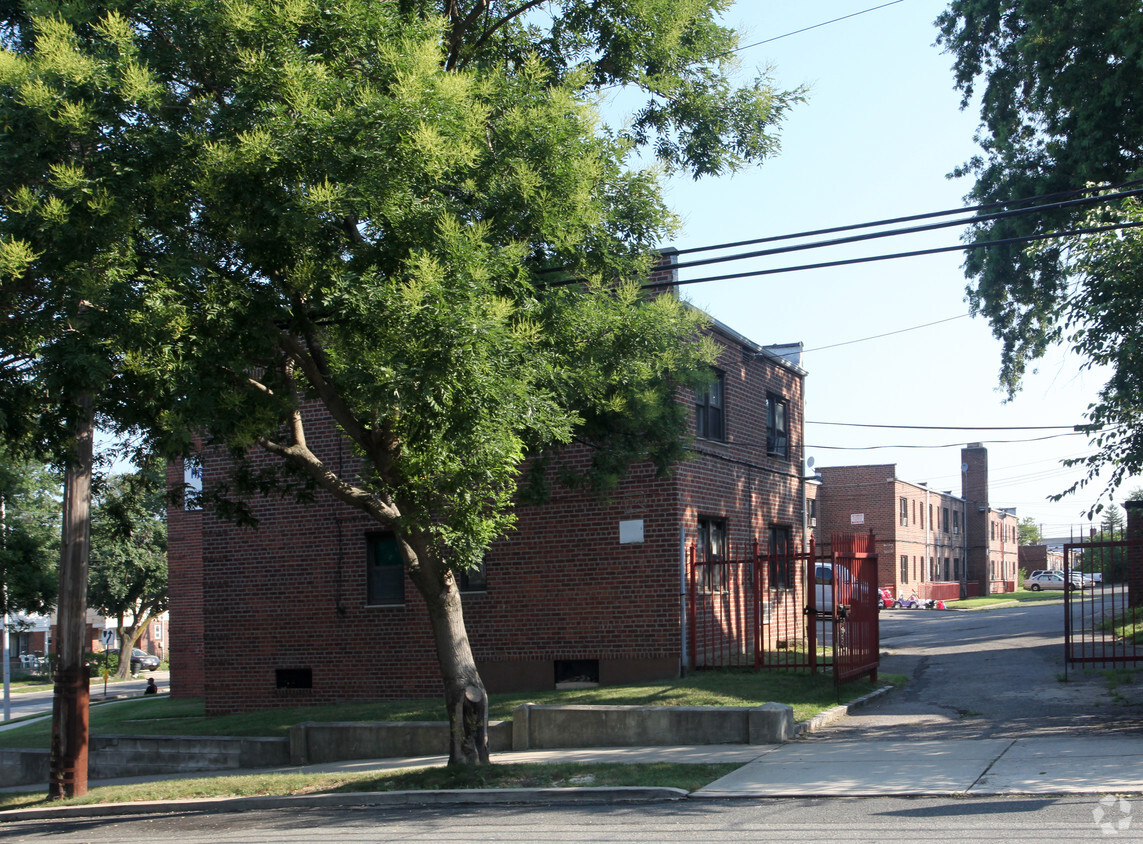 Building Photo - 115-37-115-43 Springfield Blvd