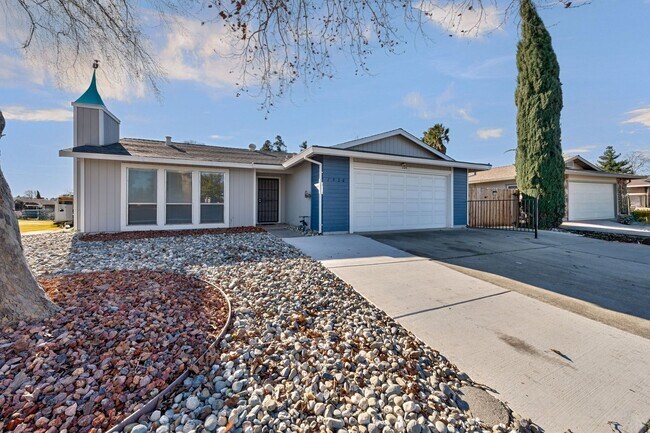 Photo - 7936 Sunrise Greens Dr House