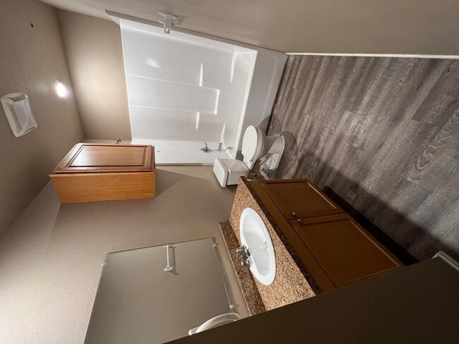 Foto del edificio - 2914 E Cornell St