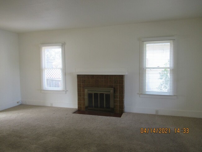 Building Photo - Pet Friendly Single Story Home in Old Town...