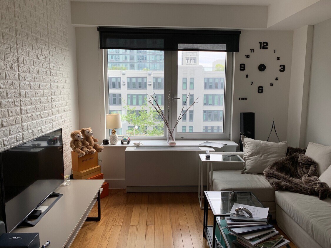 4427 Purves St Unit APT 8D, Queens, NY 11101 Condo for Rent in Queens, NY