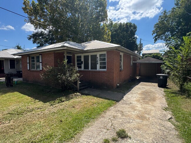 Foto del edificio - 4268 Mohican St