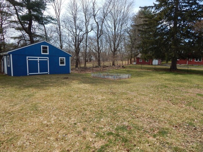 Building Photo - 71 Waterville St