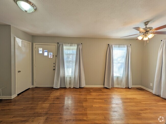 Building Photo - 307 San Angelo