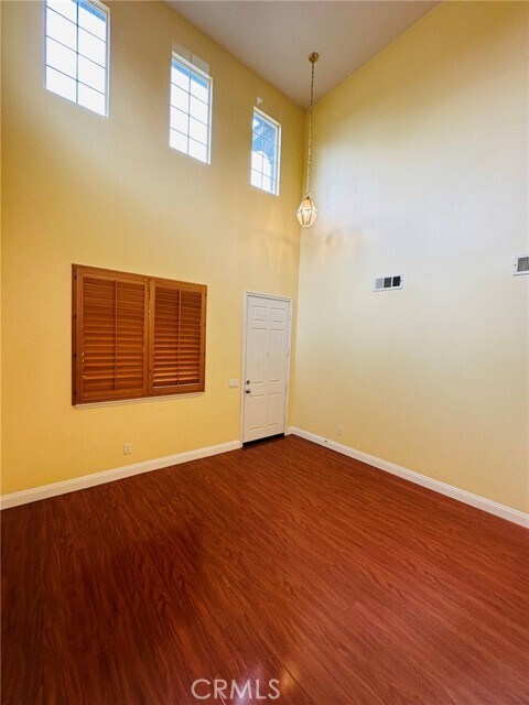 Foto del edificio - 31165 Hidden Lake Rd