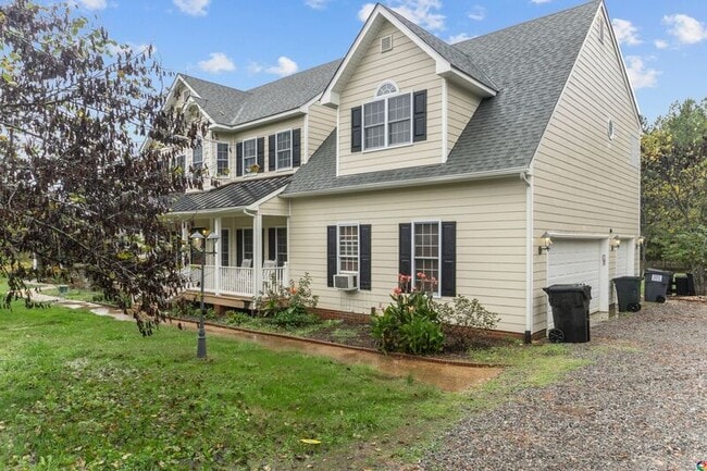 Building Photo - 16147 Chiswell Ln