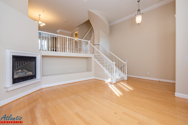 Building Photo - 1728 Avenida Elisa