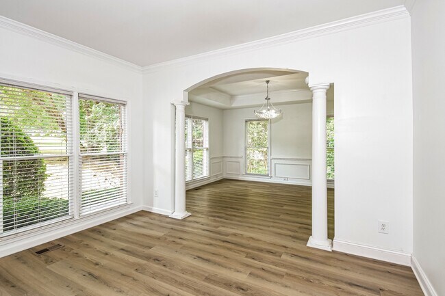 Building Photo - Beautifully Renovated Single-Family Home on a Quiet Cul-de-Sac New LVP Flooring · Professionally ...