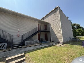 Building Photo - 1123 Southwood Dr