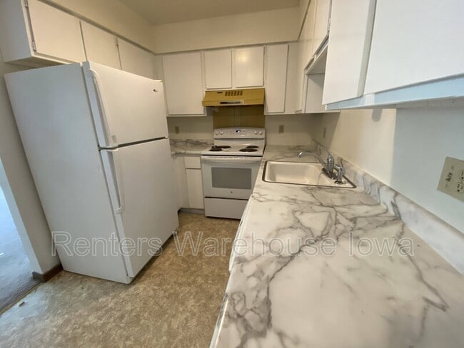 Building Photo - 4210 Knob Hill Dr
