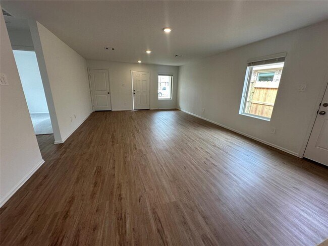 Building Photo - 557 Brook Terrance Ln
