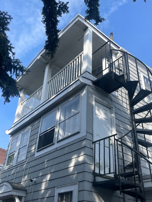 Primary Photo - 395 Essex St