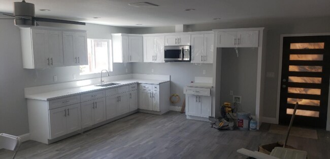 Foto del edificio - 737 E 91st St
