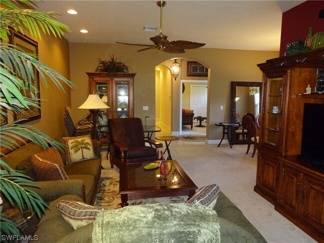 Building Photo - 755 Vistana Cir