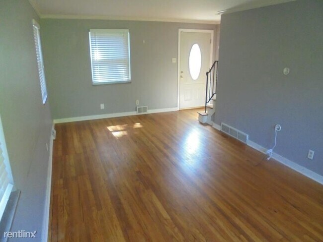Foto del edificio - 3 br, 1 bath House - 8660 Winchester Drive
