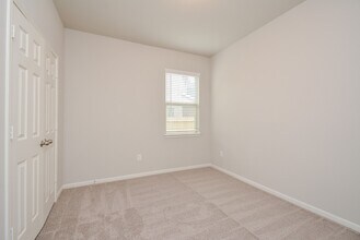 Building Photo - 27326 Grey Fox Run