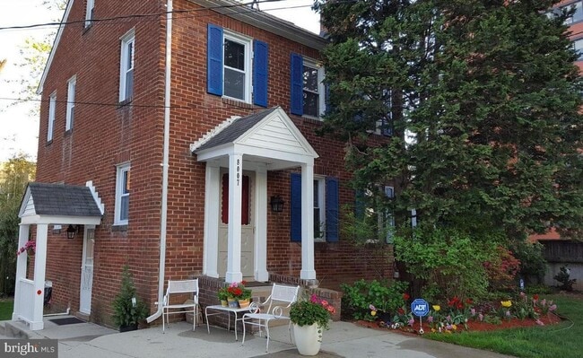 Charming Colonial in the heart of Bethesda - Charming Colonial in the heart of Bethesda House