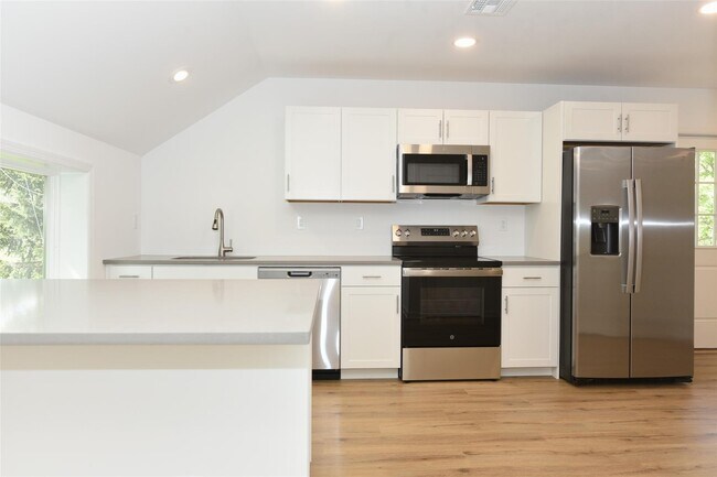 Foto del edificio - 568 Eagle Valley Rd